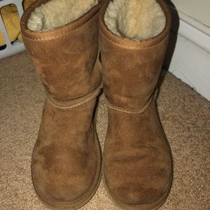 Tan Uggs